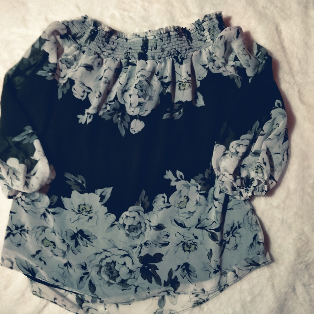 White House Black Market Women's Floral Off Shoulder Blouse Size S Feminine